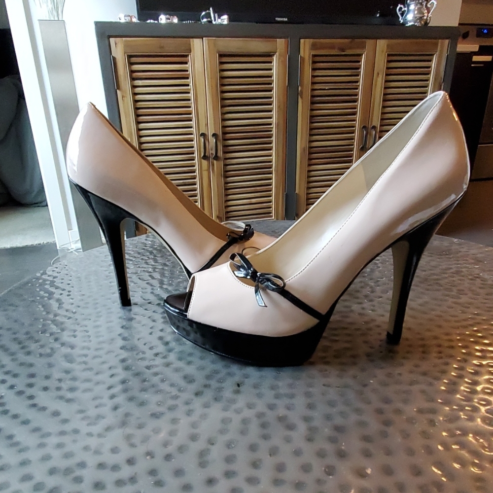 ENZO ANGIOLINI Heels